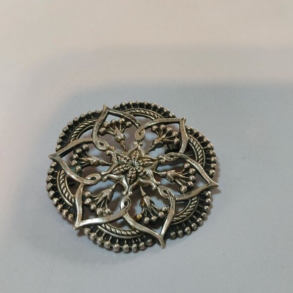 Antique Ornate Floral Filigree Pin Brooch Round  Intricate Design Metal Finish - Picture 11 of 13